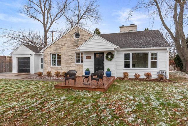 102 W Calumet ROAD, Fox Point, WI 53217