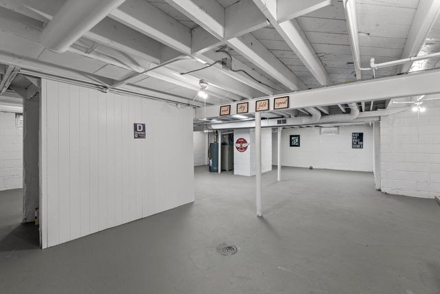 102 W Calumet ROAD, Fox Point, WI 53217