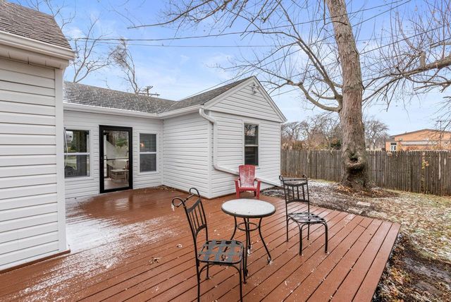 102 W Calumet ROAD, Fox Point, WI 53217