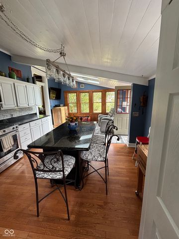 6357 W Us 52, New Palestine, IN 46163