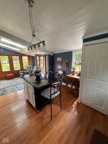 6357 W Us 52, New Palestine, IN 46163