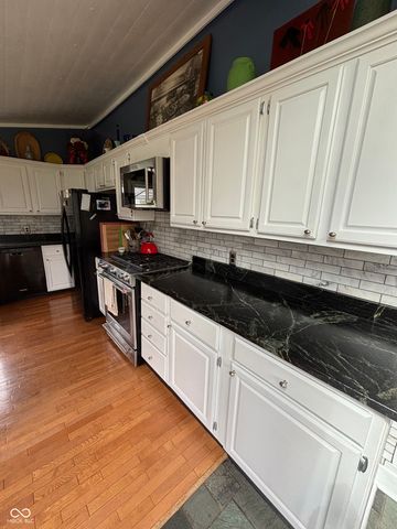 6357 W Us 52, New Palestine, IN 46163