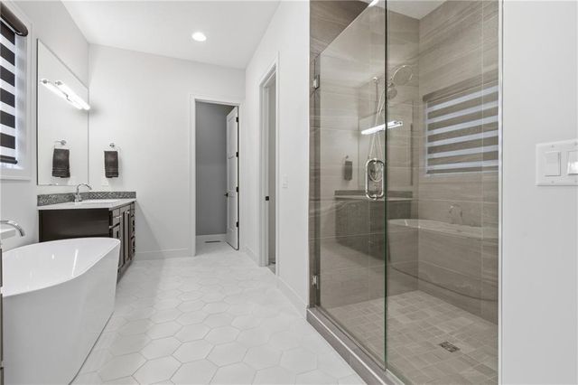 8181 Valley Road, Lenexa, KS 66220