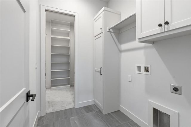 8181 Valley Road, Lenexa, KS 66220