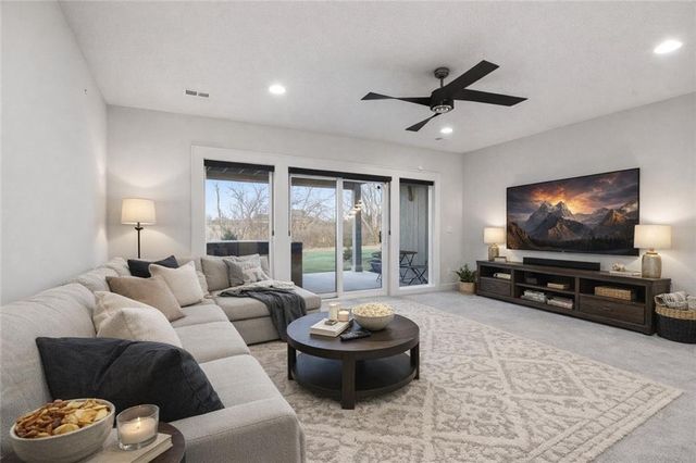 8181 Valley Road, Lenexa, KS 66220