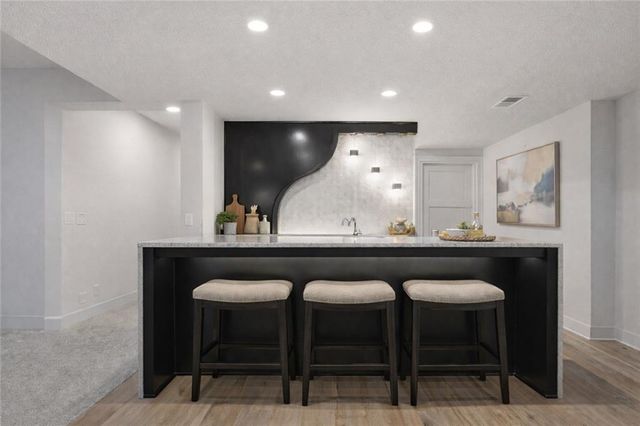 8181 Valley Road, Lenexa, KS 66220