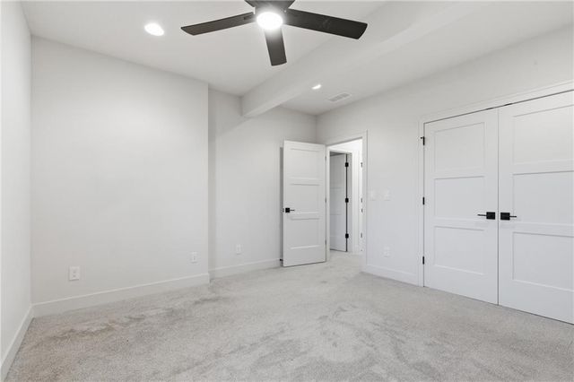 8181 Valley Road, Lenexa, KS 66220