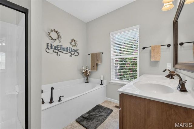 323 Mason Glen Drive, Lake St Louis, MO 63367