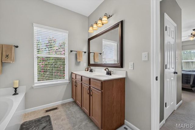 323 Mason Glen Drive, Lake St Louis, MO 63367