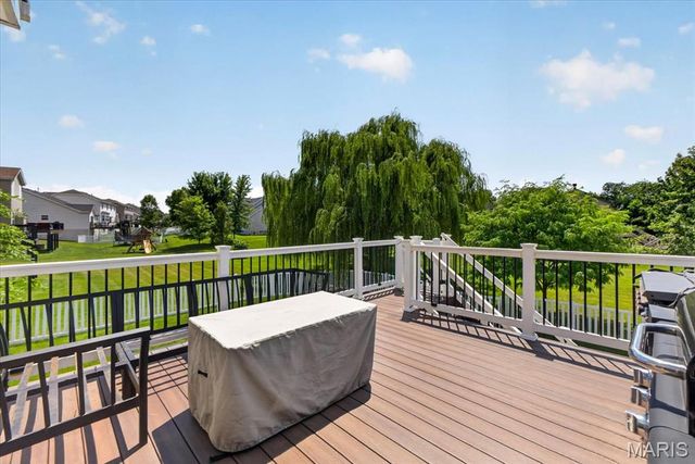 323 Mason Glen Drive, Lake St Louis, MO 63367