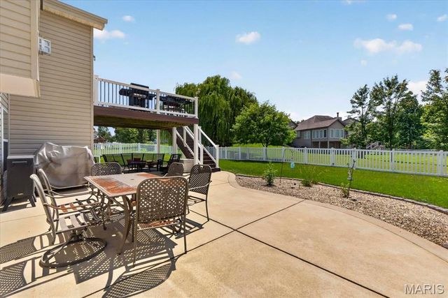 323 Mason Glen Drive, Lake St Louis, MO 63367