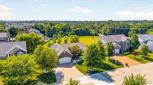 323 Mason Glen Drive, Lake St Louis, MO 63367