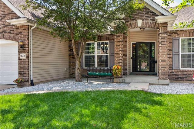 323 Mason Glen Drive, Lake St Louis, MO 63367