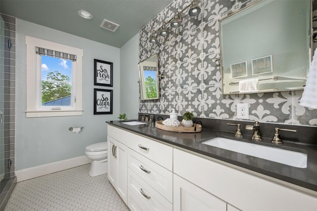 1002 Pecan CIR, Marble Falls, TX 78654