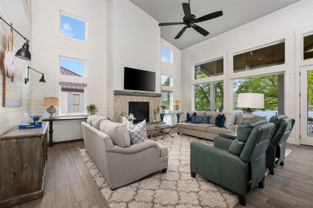 1002 Pecan CIR, Marble Falls, TX 78654