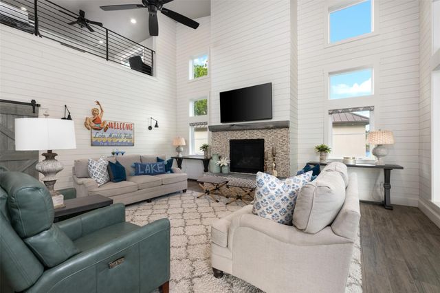 1002 Pecan CIR, Marble Falls, TX 78654