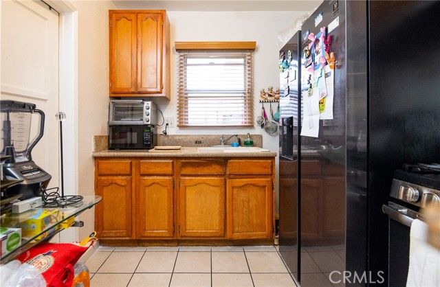 8995 Victoria Avenue, South Gate, CA 90280