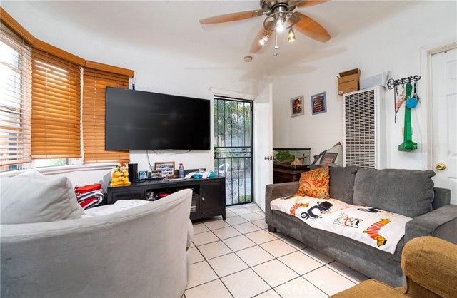 8995 Victoria Avenue, South Gate, CA 90280