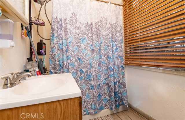 8995 Victoria Avenue, South Gate, CA 90280