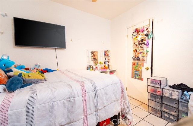 8995 Victoria Avenue, South Gate, CA 90280