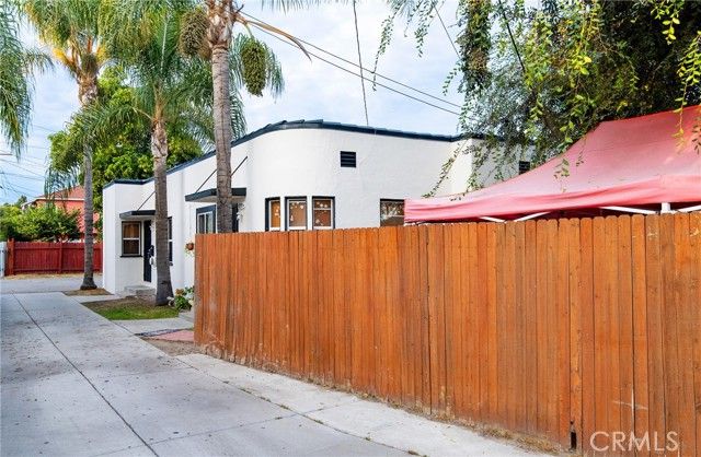 8995 Victoria Avenue, South Gate, CA 90280