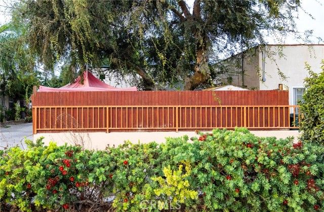 8995 Victoria Avenue, South Gate, CA 90280