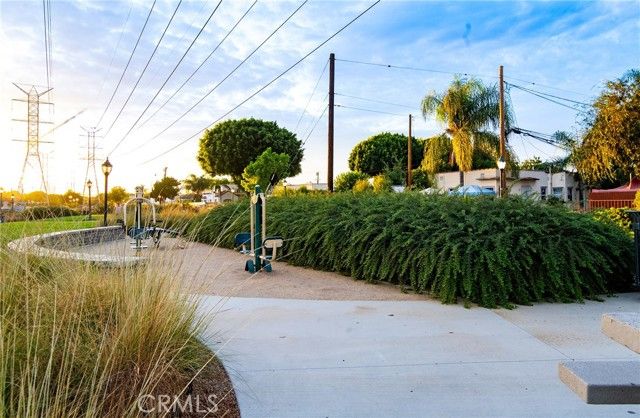 8995 Victoria Avenue, South Gate, CA 90280