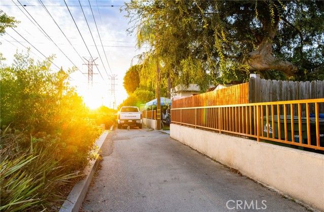 8995 Victoria Avenue, South Gate, CA 90280