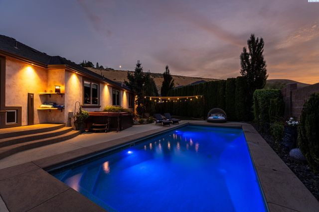 1953 Gala Way, Richland, WA 99352