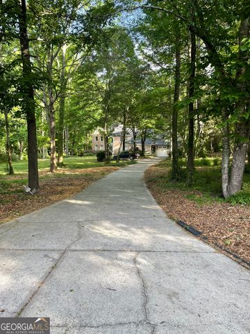 5279 Rocky Hill Drive SW, Lilburn, GA 30047