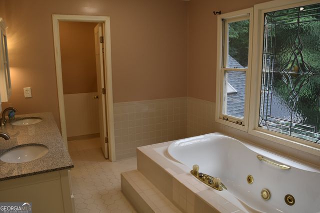 5279 Rocky Hill Drive SW, Lilburn, GA 30047