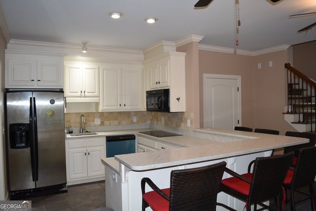 5279 Rocky Hill Drive SW, Lilburn, GA 30047