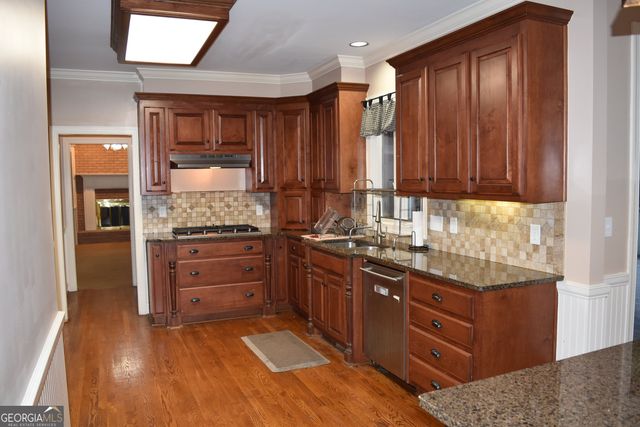 5279 Rocky Hill Drive SW, Lilburn, GA 30047