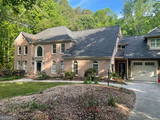 5279 Rocky Hill Drive SW, Lilburn, GA 30047