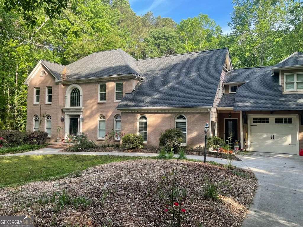 5279 Rocky Hill Drive SW, Lilburn, GA 30047