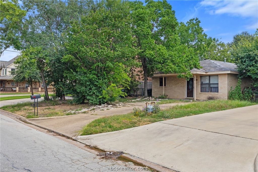 803 Fairview Avenue, College Station, TX 77840 — exterior