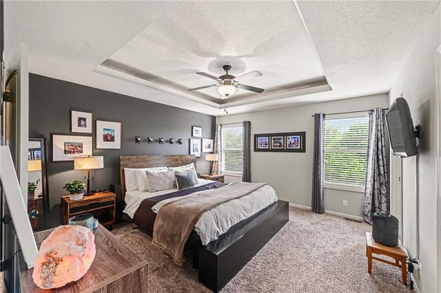 203 E Woodland Avenue, Lone Jack, MO 64070