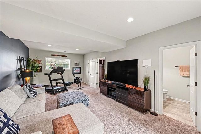 203 E Woodland Avenue, Lone Jack, MO 64070
