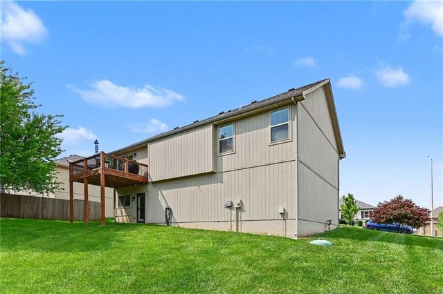 203 E Woodland Avenue, Lone Jack, MO 64070