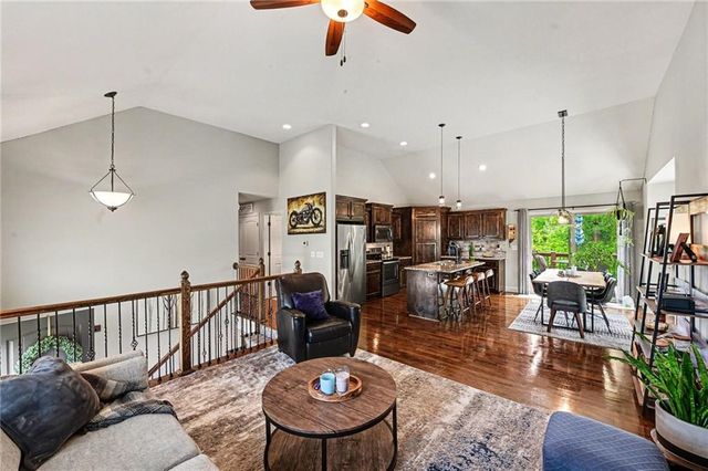 203 E Woodland Avenue, Lone Jack, MO 64070