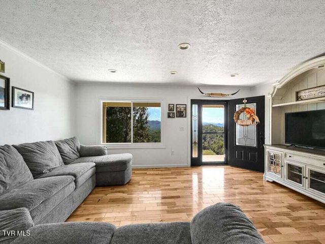 5200 Greene Mountain Road, Greeneville, TN 37743