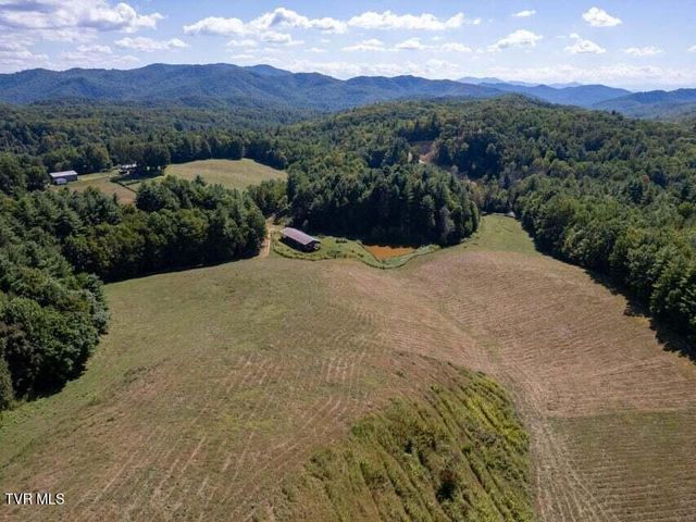 5200 Greene Mountain Road, Greeneville, TN 37743