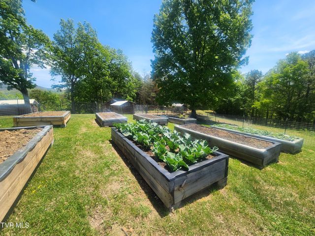5200 Greene Mountain Road, Greeneville, TN 37743