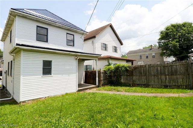 1302 Oregon Avenue, Steubenville, OH 43952