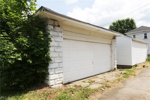 1302 Oregon Avenue, Steubenville, OH 43952