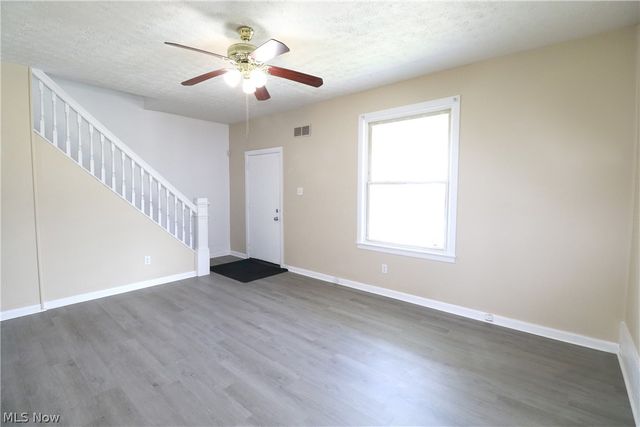 1302 Oregon Avenue, Steubenville, OH 43952