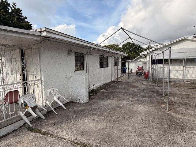 9285 NW 32nd Ct Rd, Miami, FL 33147
