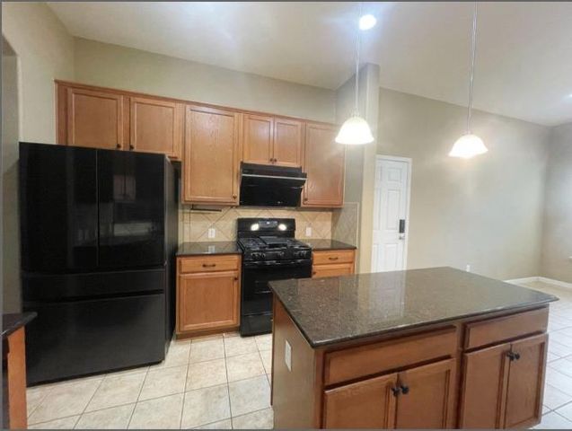 101 S Gadwall LN, Cedar Park, TX 78613