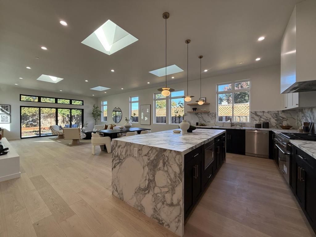 1125 Plymouth Drive, Sunnyvale, CA 94087