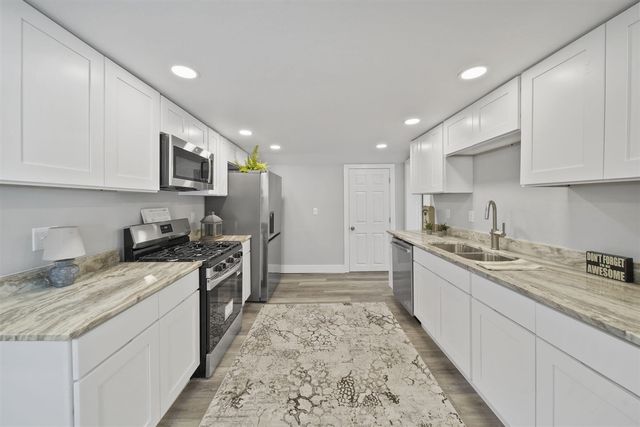 319 W North Street, Jackson, MI 49202